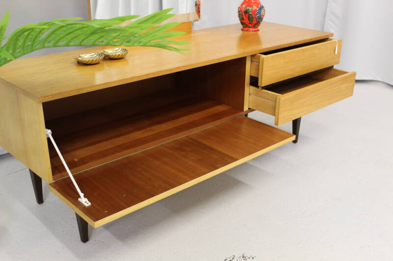 Vintage dressoir/kaptafel/tv-meubel