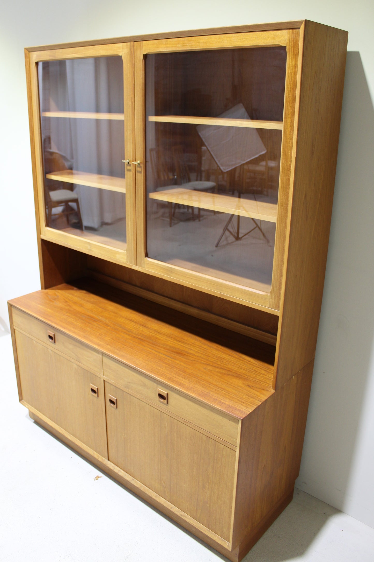 Vintage wandkast, vitrinekast, Deens Design