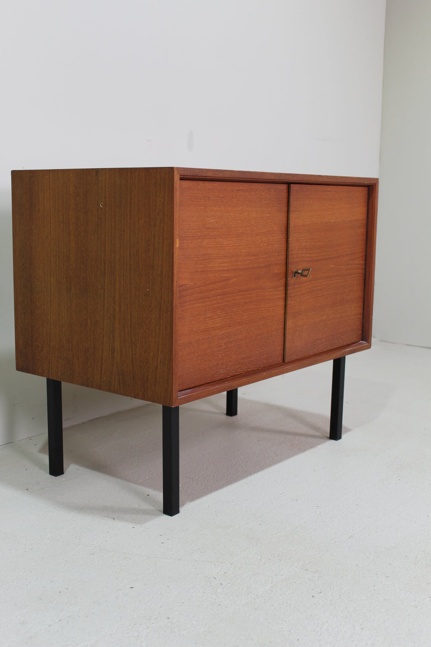 Vintage teakhouten kastje, dressoir - jaren '60
