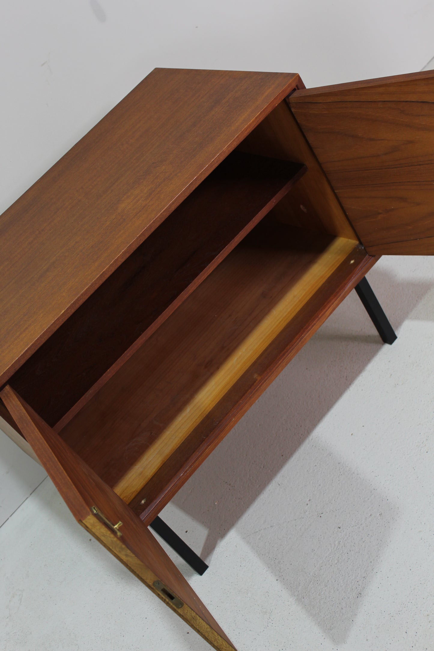 Vintage teakhouten kastje, dressoir - jaren '60