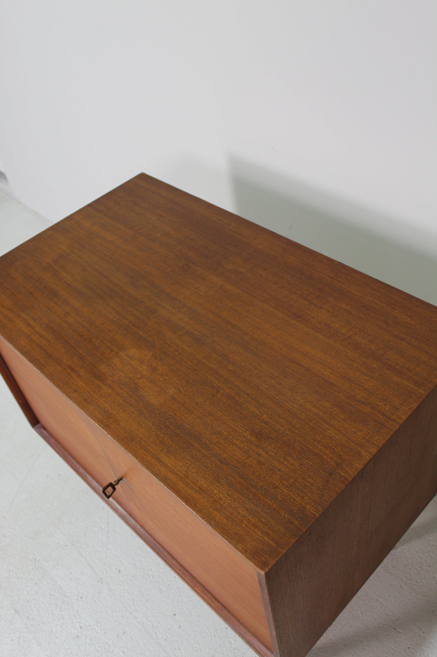 Vintage teakhouten kastje, dressoir - jaren '60