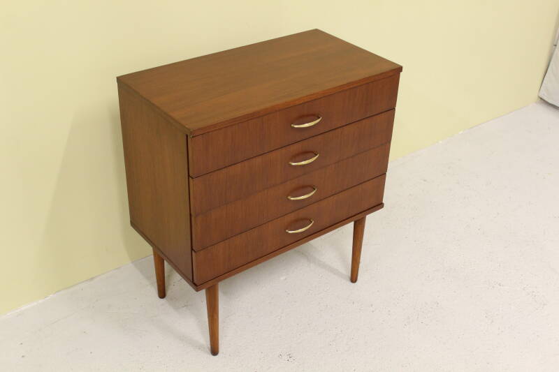 Vintage chest of drawers
