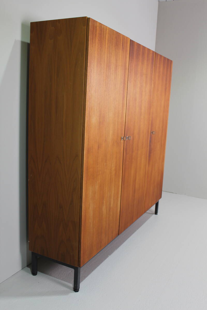 Vintage Schrank, Wäscheschrank, Garderobe, Spieleschrank - 60er | 01334