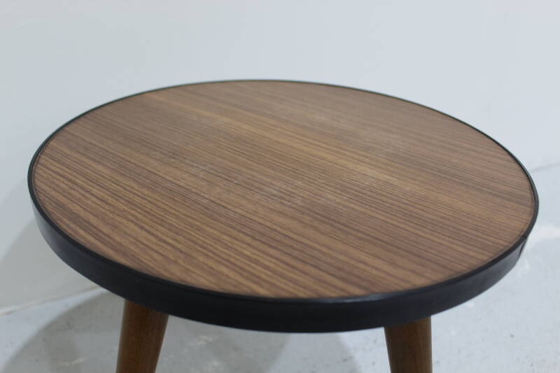 Vintage plantentafeltje, bruin - formica jaren '60 | 00916