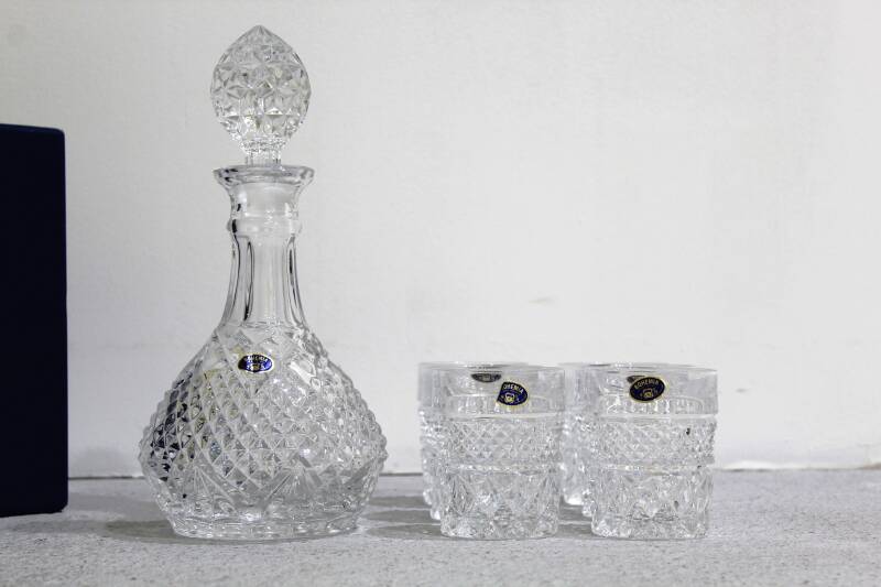 Vintage drankset kristallen karaf en whiskeyglazen - Bohemia Crystal | 01094