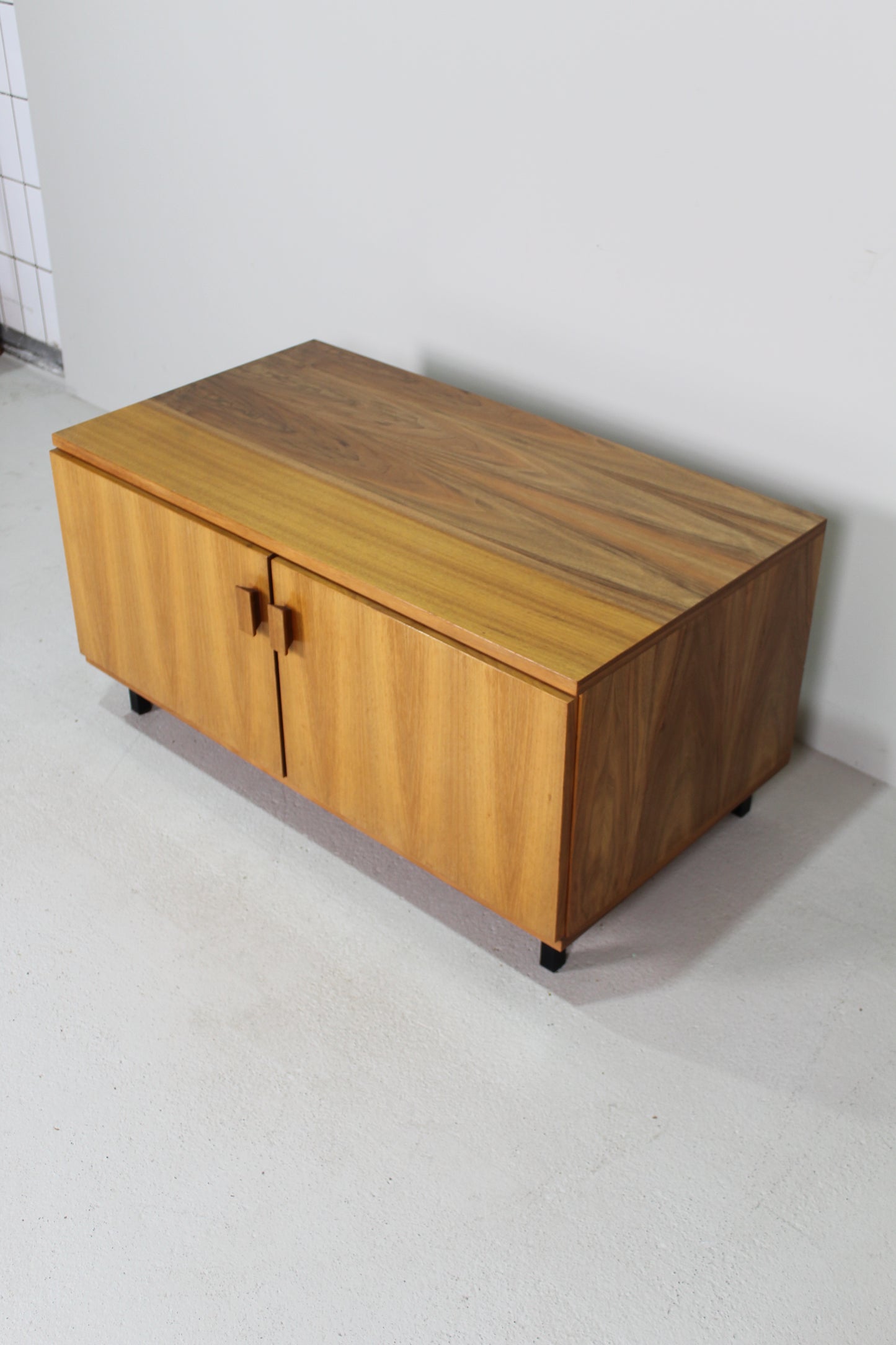Vintage-TV-Schrank, Lowboard – 1960er Jahre