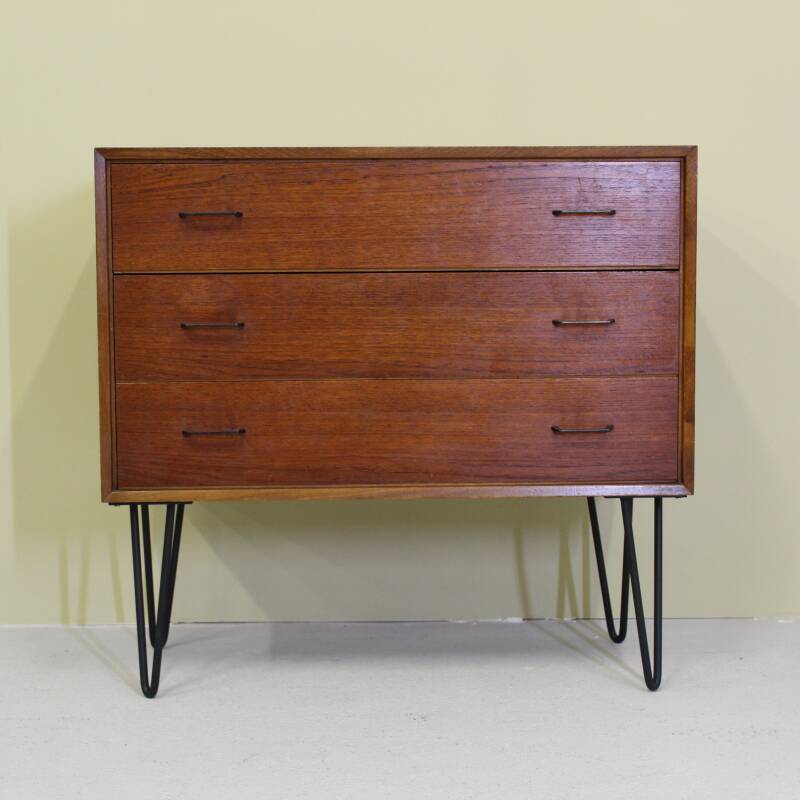 Vintage chest of drawers
