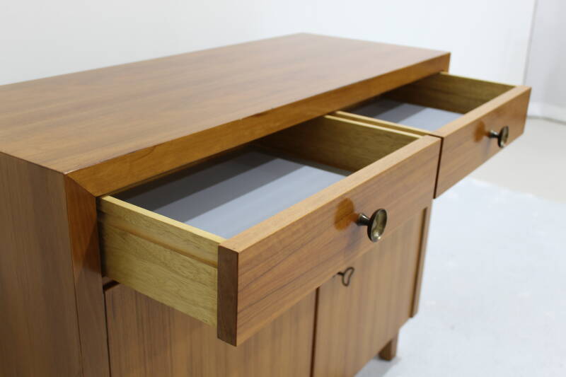 Vintage Musterring dressoir - notenhout, jaren '60/'70| 01060