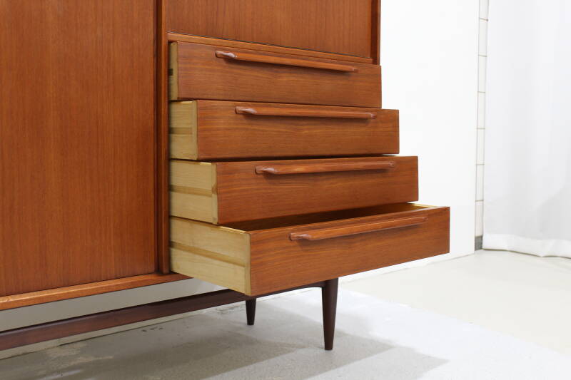 Vintage Design highboard, cupboard - Heinrich Rietsenpatt | 01056