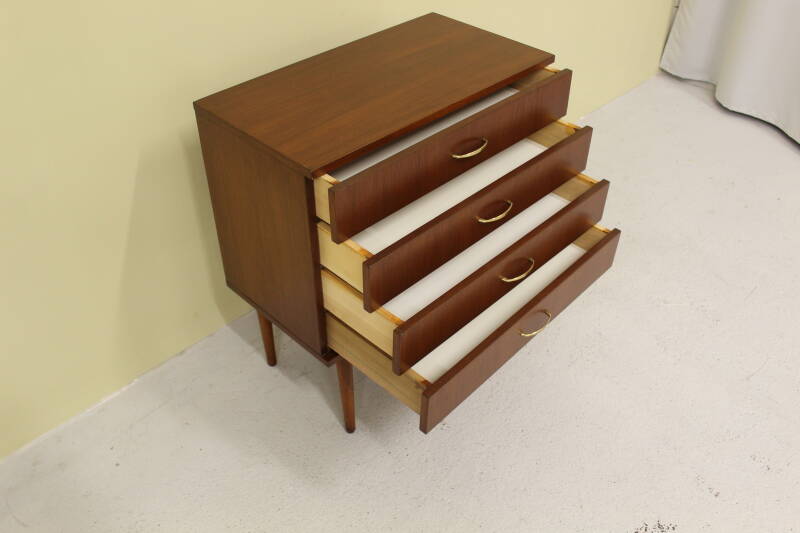 Vintage chest of drawers
