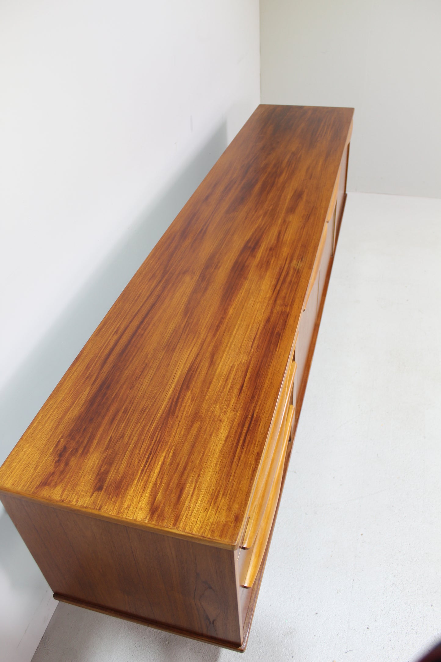 RESERVIERT Vintage Design Sideboard - Stonehill, 1960er Jahre