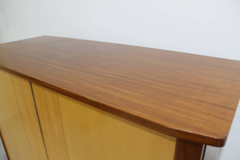Vintage linnenkast, speelgoedkast - hoogglans, jaren '50 | 01265