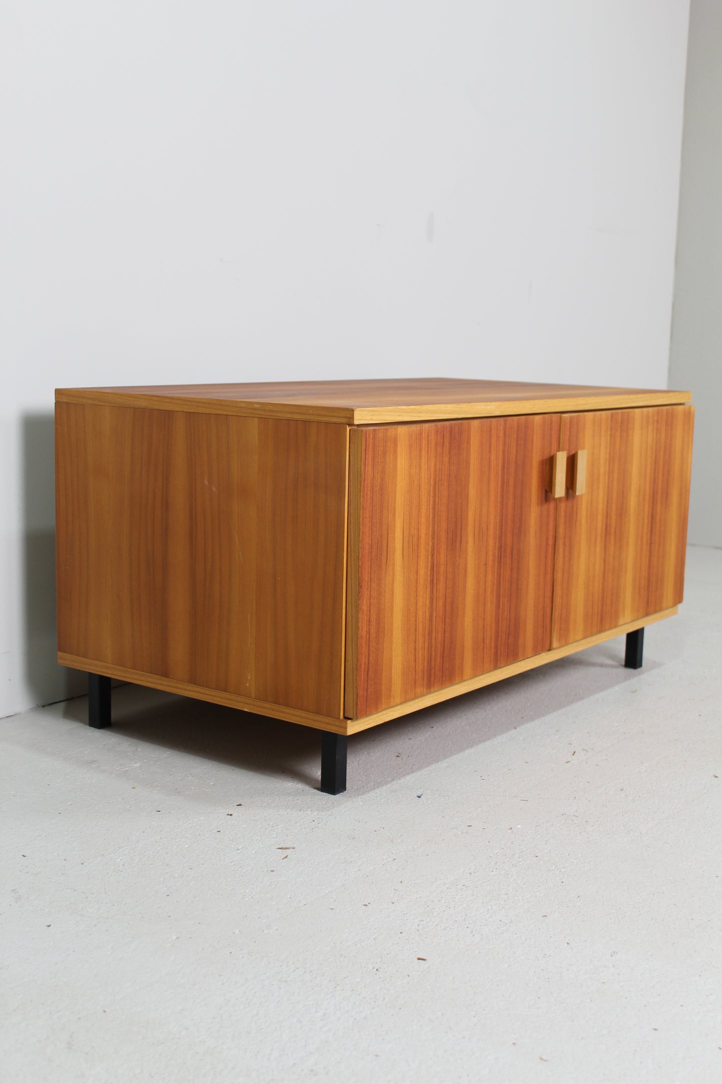 Vintage-TV-Schrank, Lowboard – 1960er Jahre