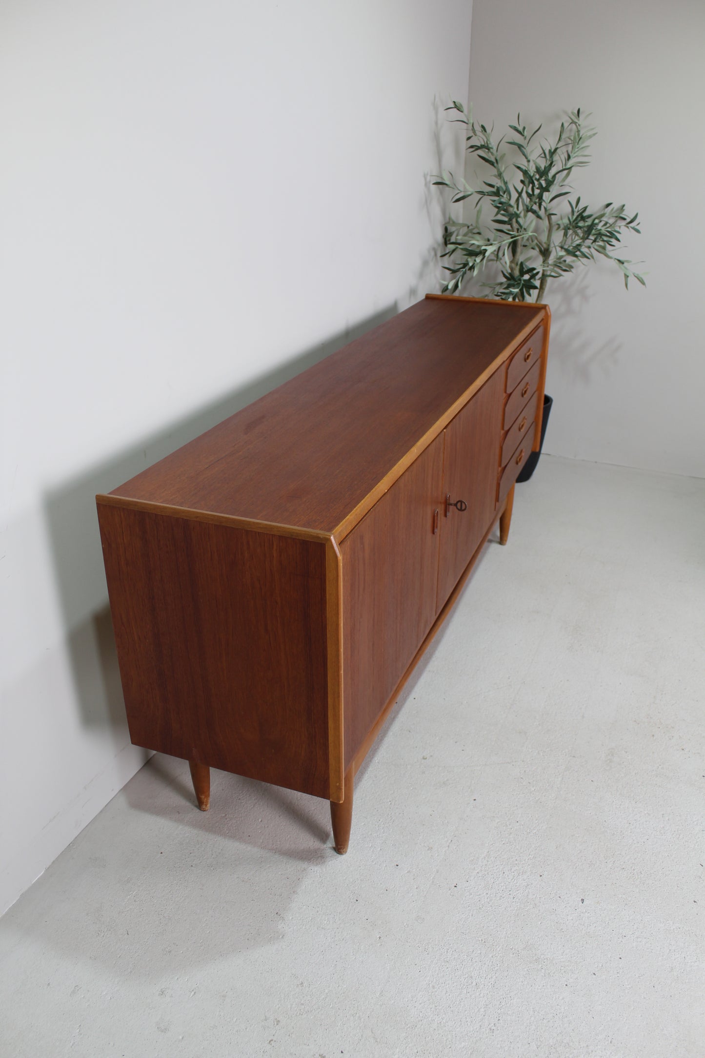 Vintage dressoir, sideboard Deens Design teak