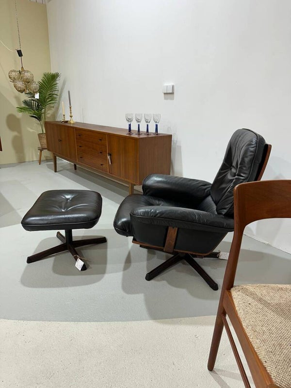 Vintage Design-Sessel mit Fußhocker schwarzes Leder Musterring, Göte Möbel – 1960er | 01166