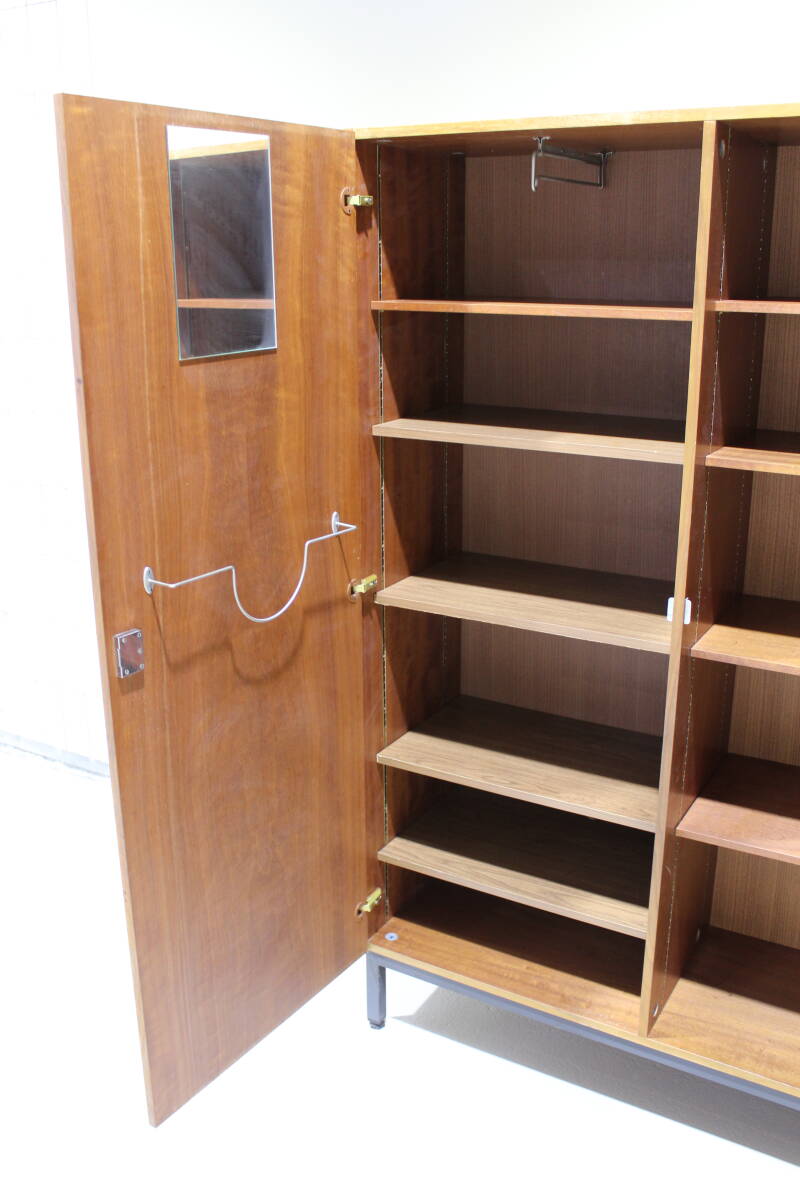 Vintage Schrank, Wäscheschrank, Garderobe, Spieleschrank - 60er | 01334