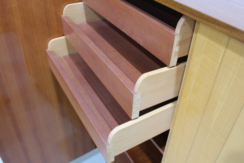 Vintage linnenkast, speelgoedkast - hoogglans, jaren '50 | 01265