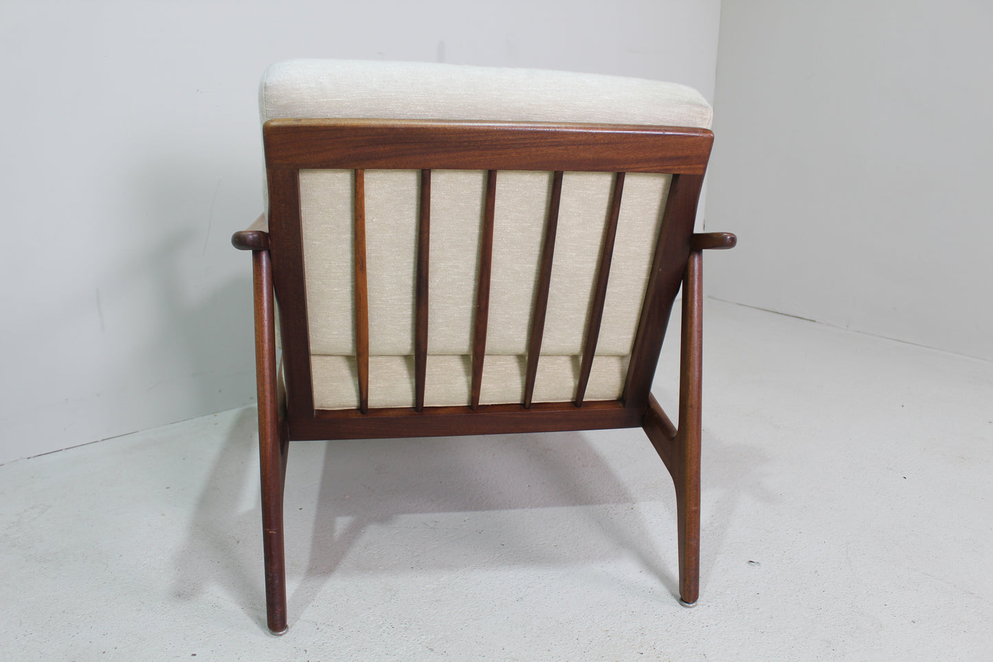 Vintage armchair Danish Design — 1 armchair