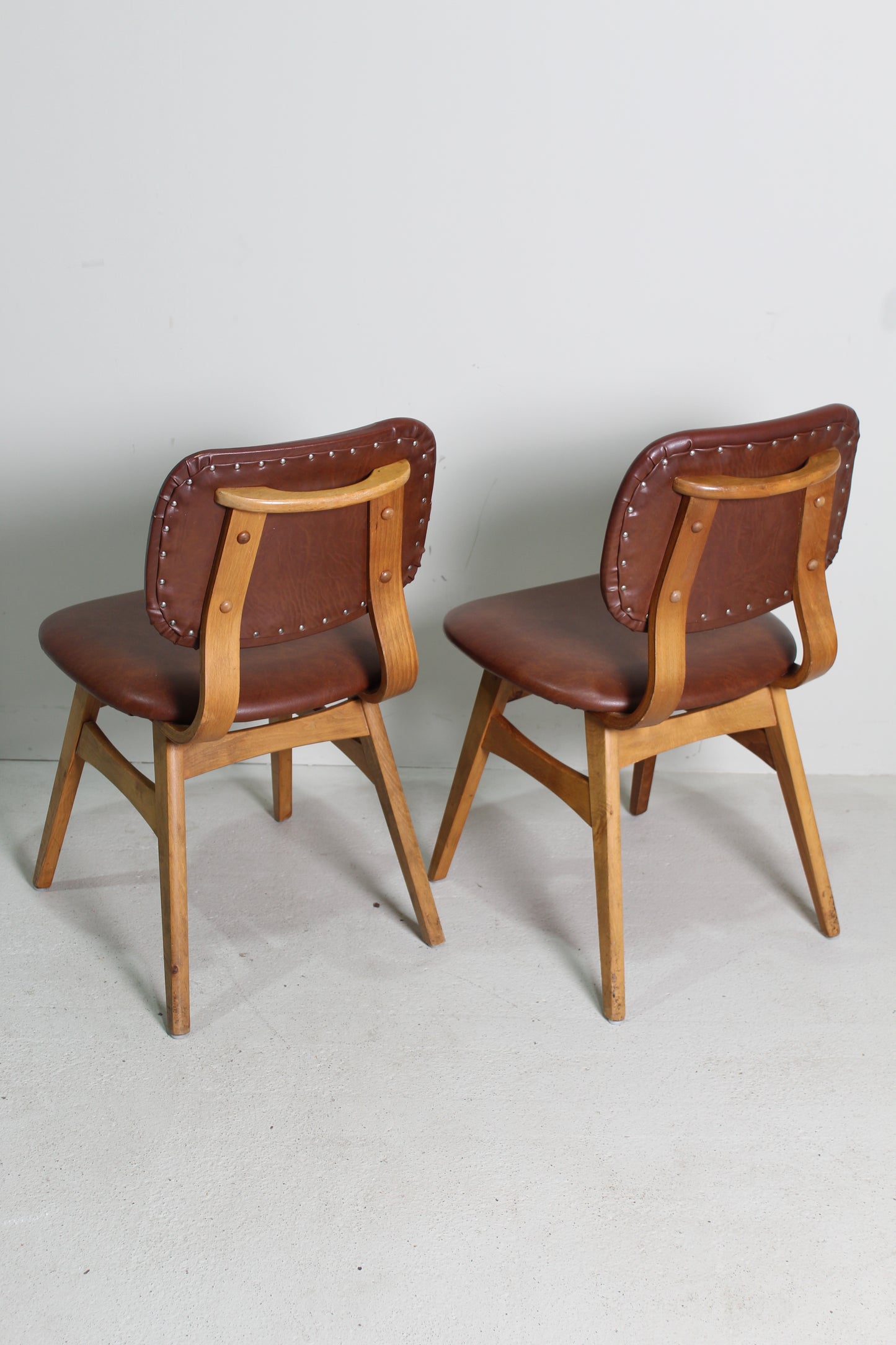 2x vintage eetkamerstoelen jaren '60 rood/bruin