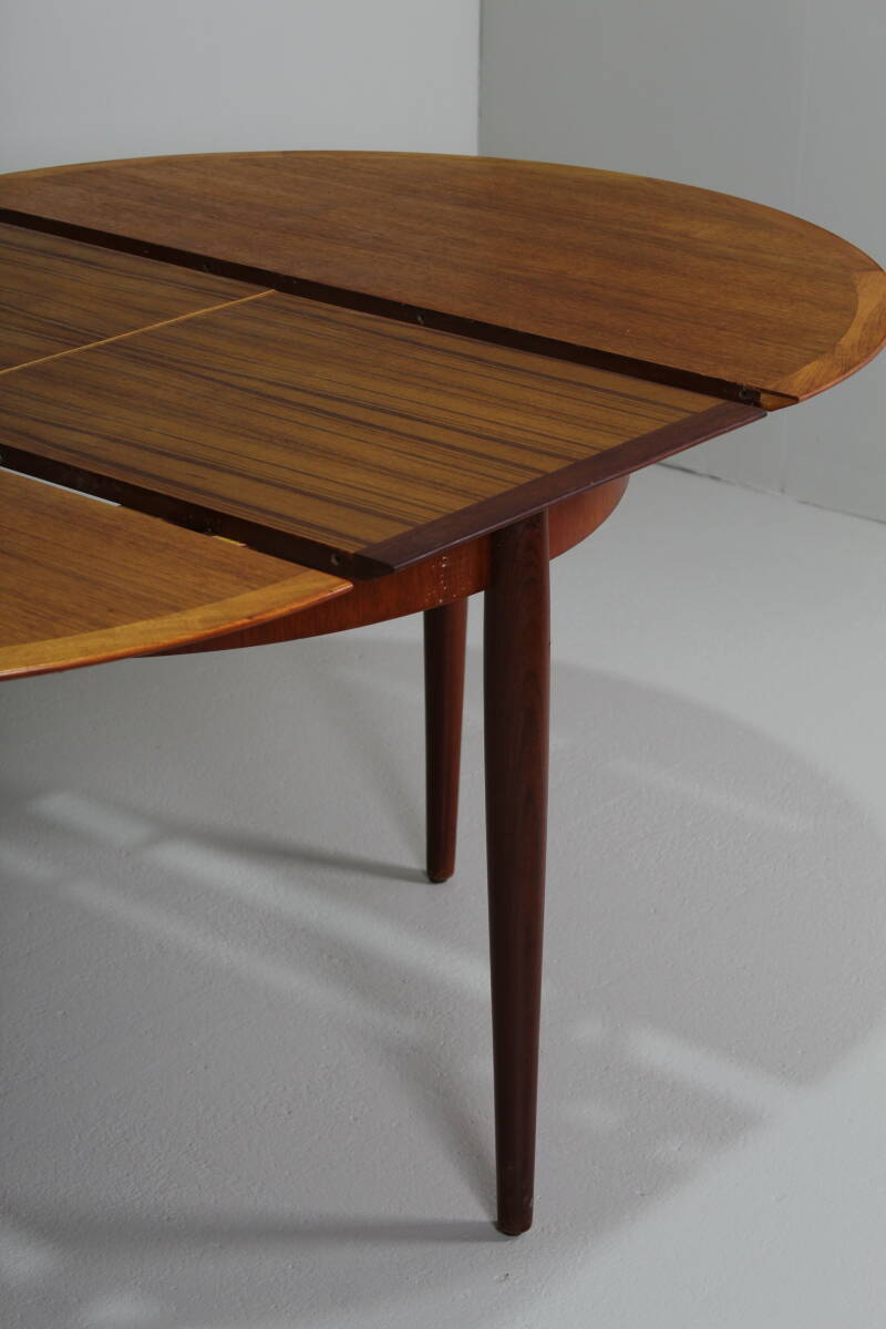 Vintage round dining table (extendable) - 1960s | 01382