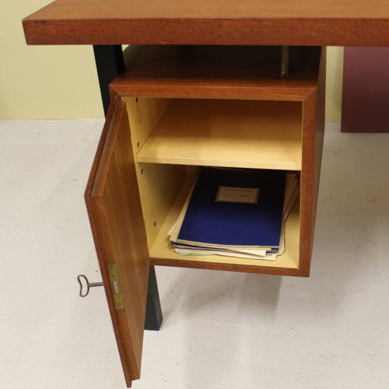 Vintage bureau, dubbelzijdig