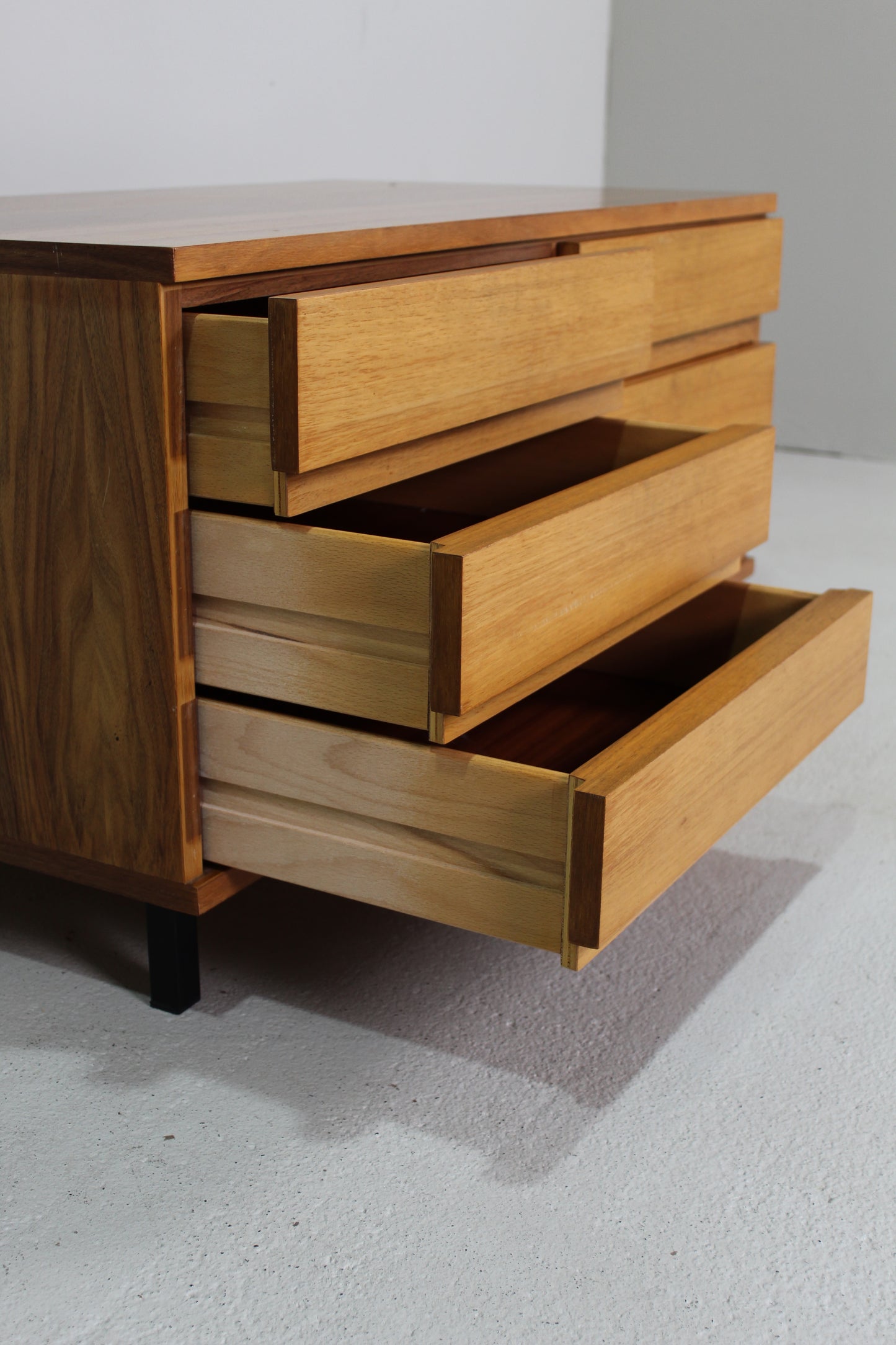 Vintage-Fernsehschrank, Kommode - 1960er