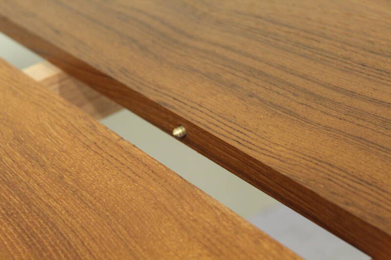 Vintage Danish Design dining table, extendable