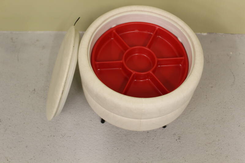 Vintage pouf
