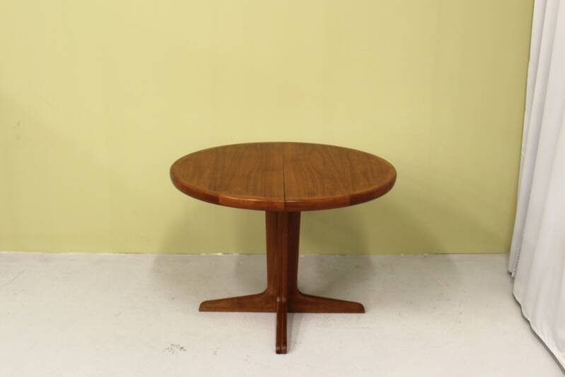 Vintage Danish Design dining table, extendable