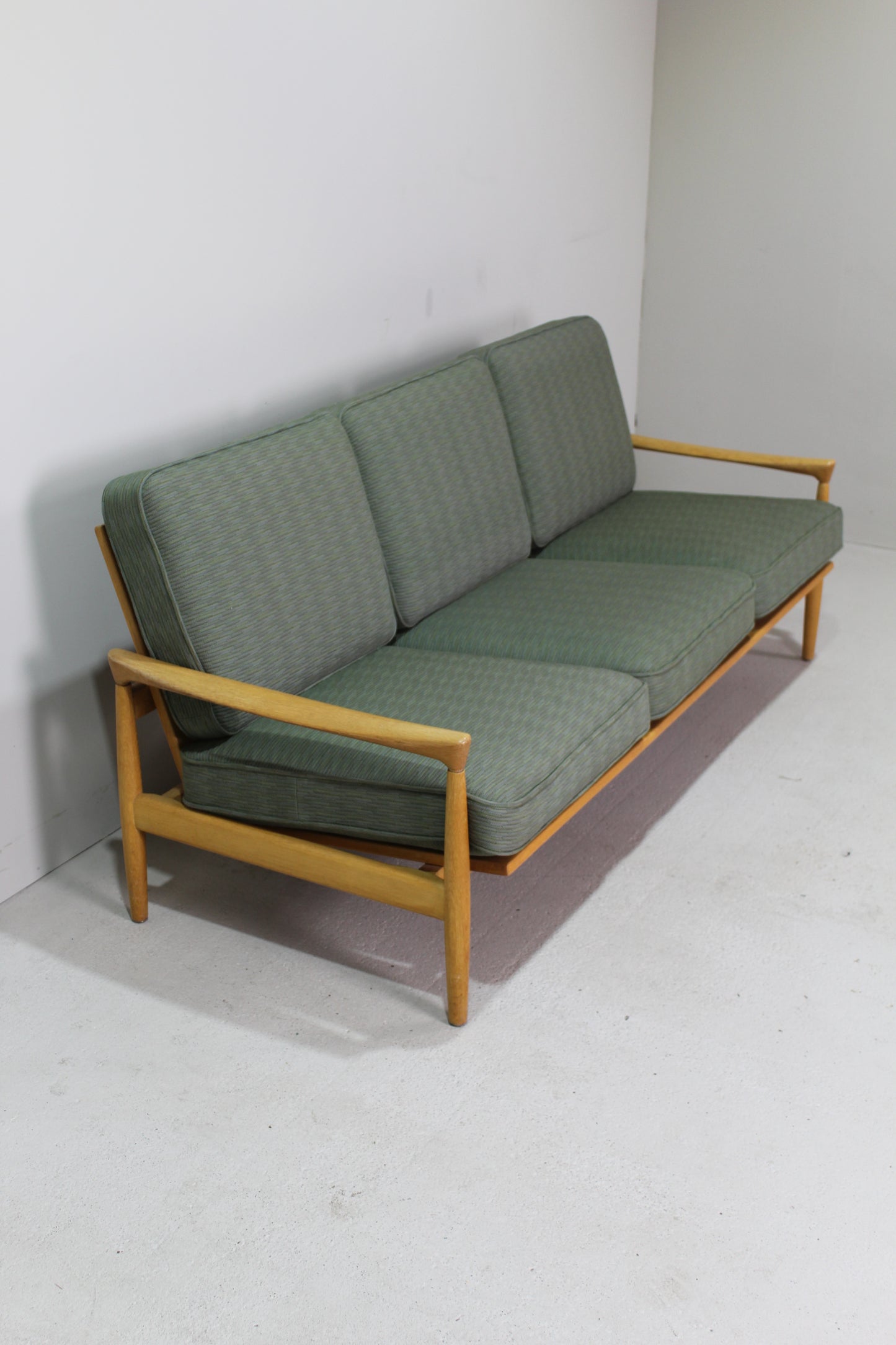 Vintage bank Erik Wørts IKEA eiken, groen