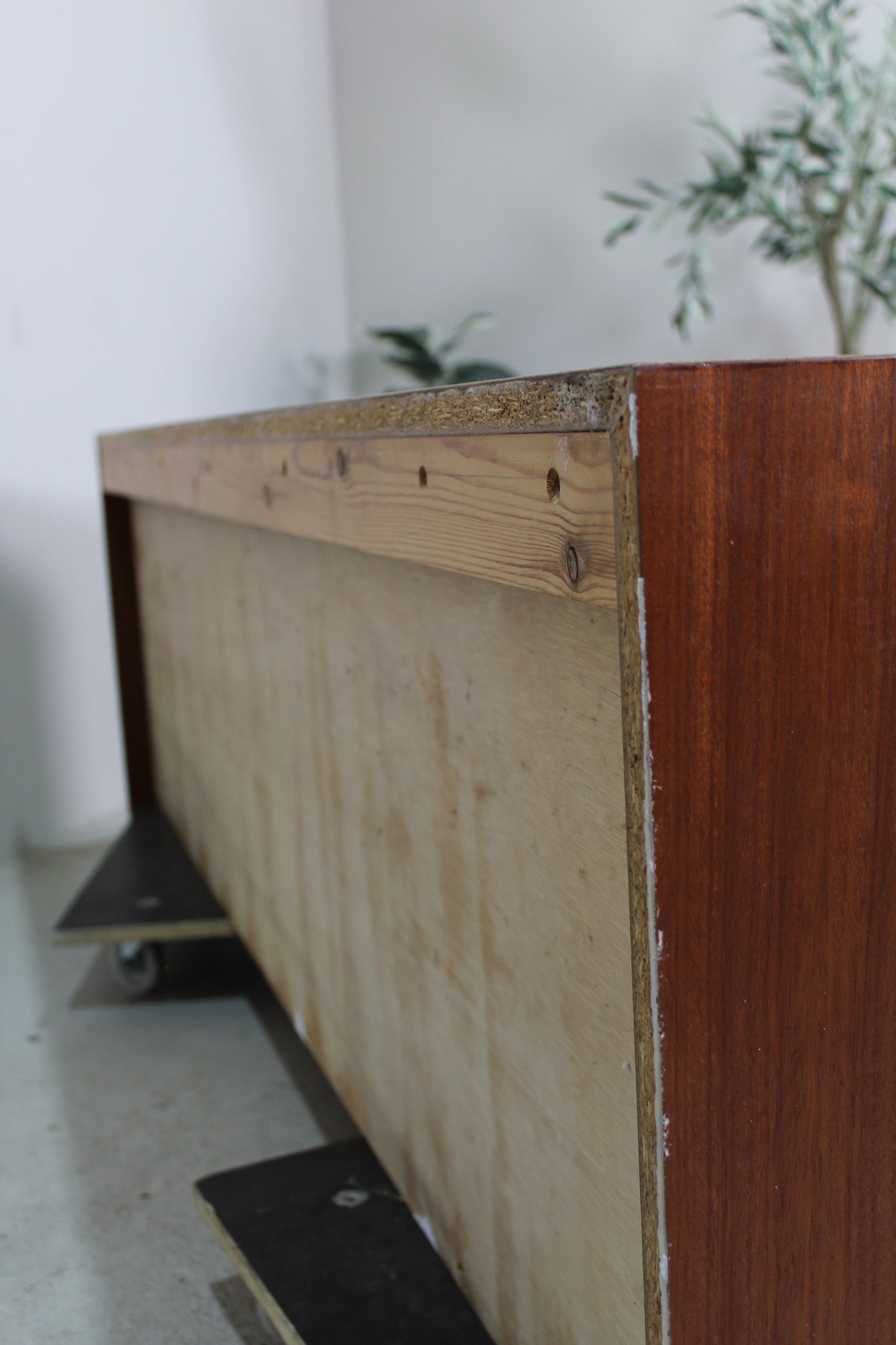 Vintage grijze zwevende kast