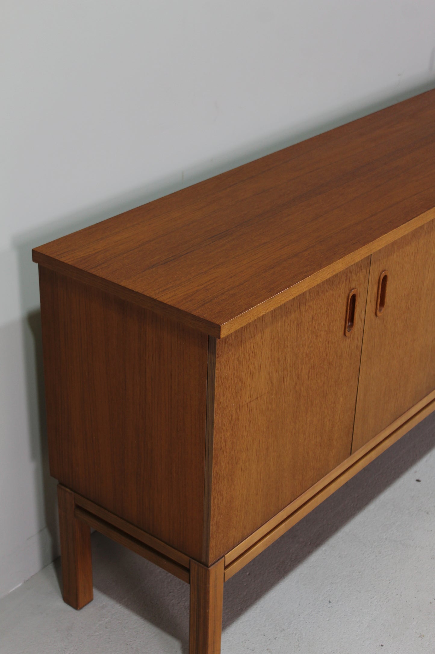 Vintage dressoir, sideboard - teak