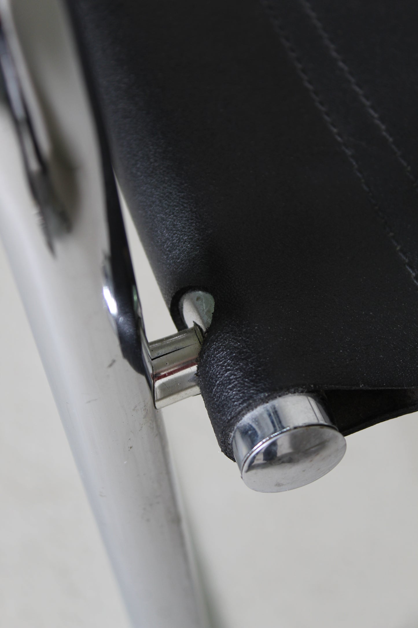 Buisframe design stoel Mart Stam