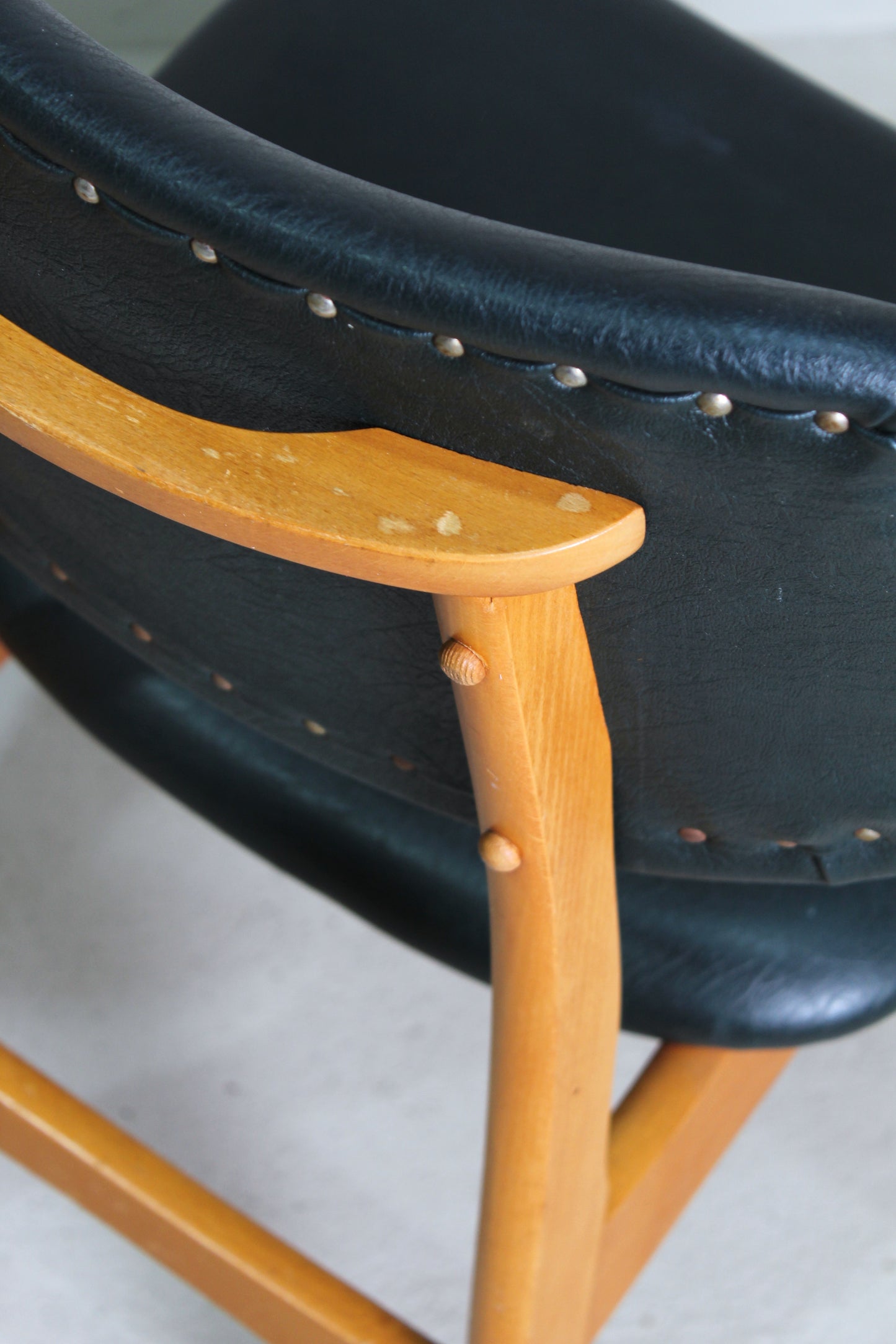 2x vintage eetkamerstoelen jaren '60 zwart