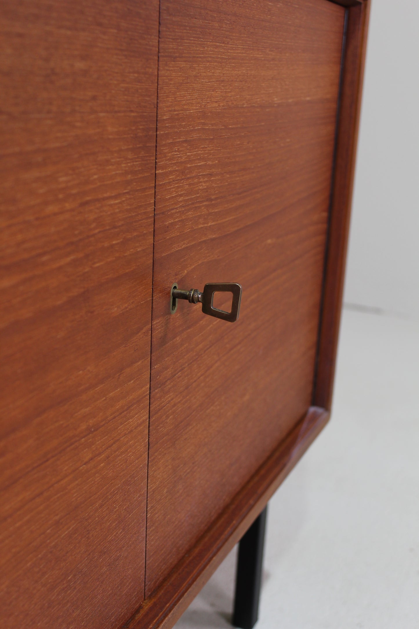 Vintage teakhouten kastje, dressoir - jaren '60