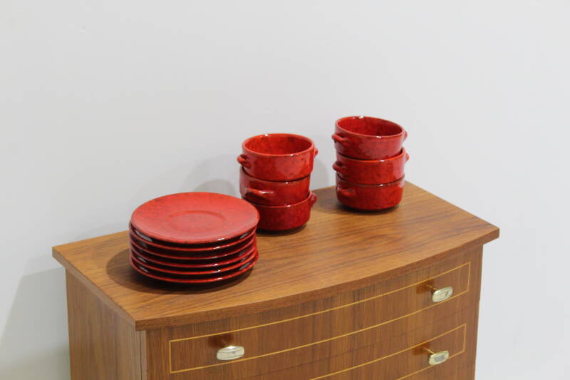 Vintage soepkommen en bordjes, servies - rood | 00922