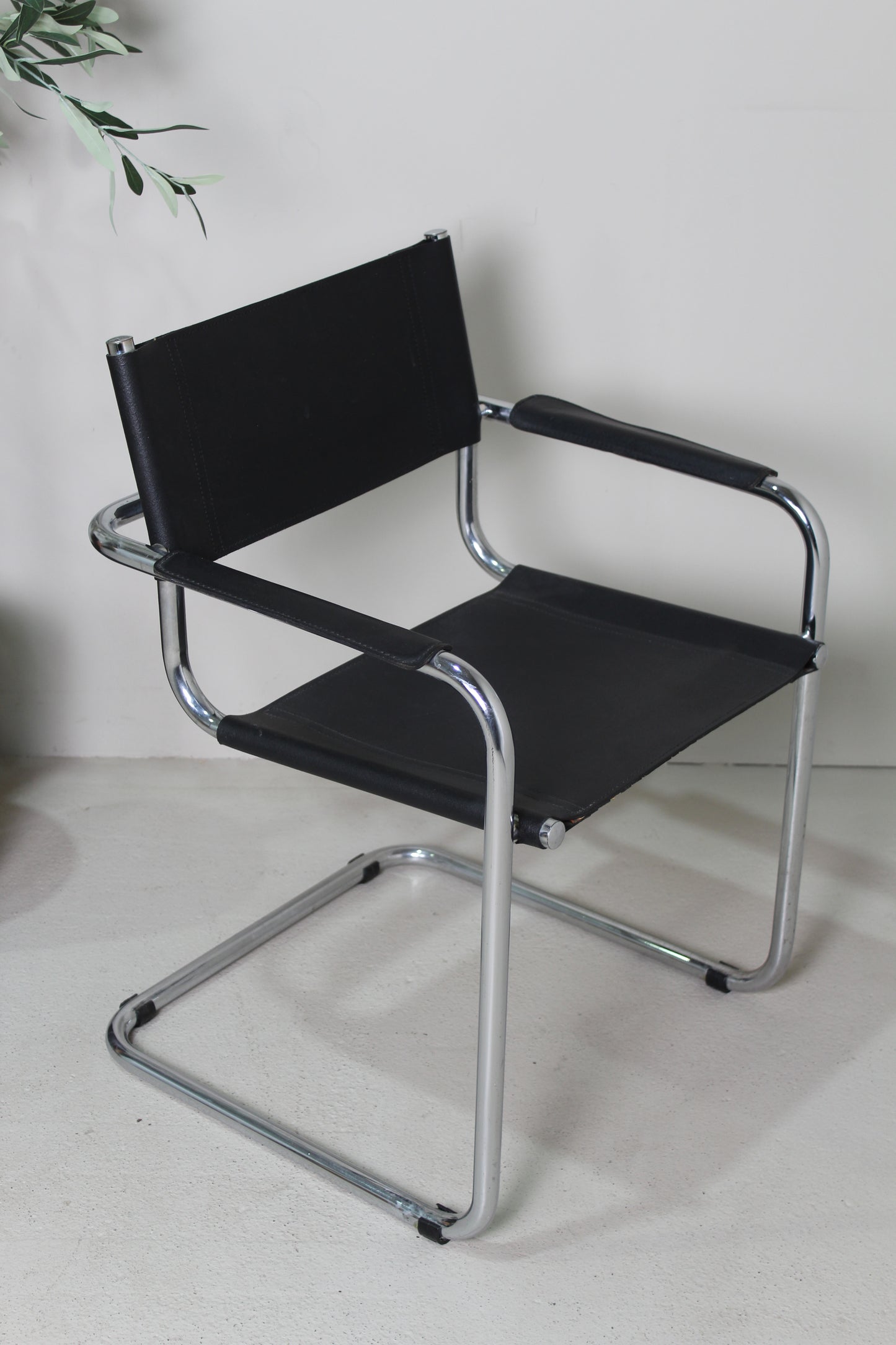 Buisframe design stoel Mart Stam
