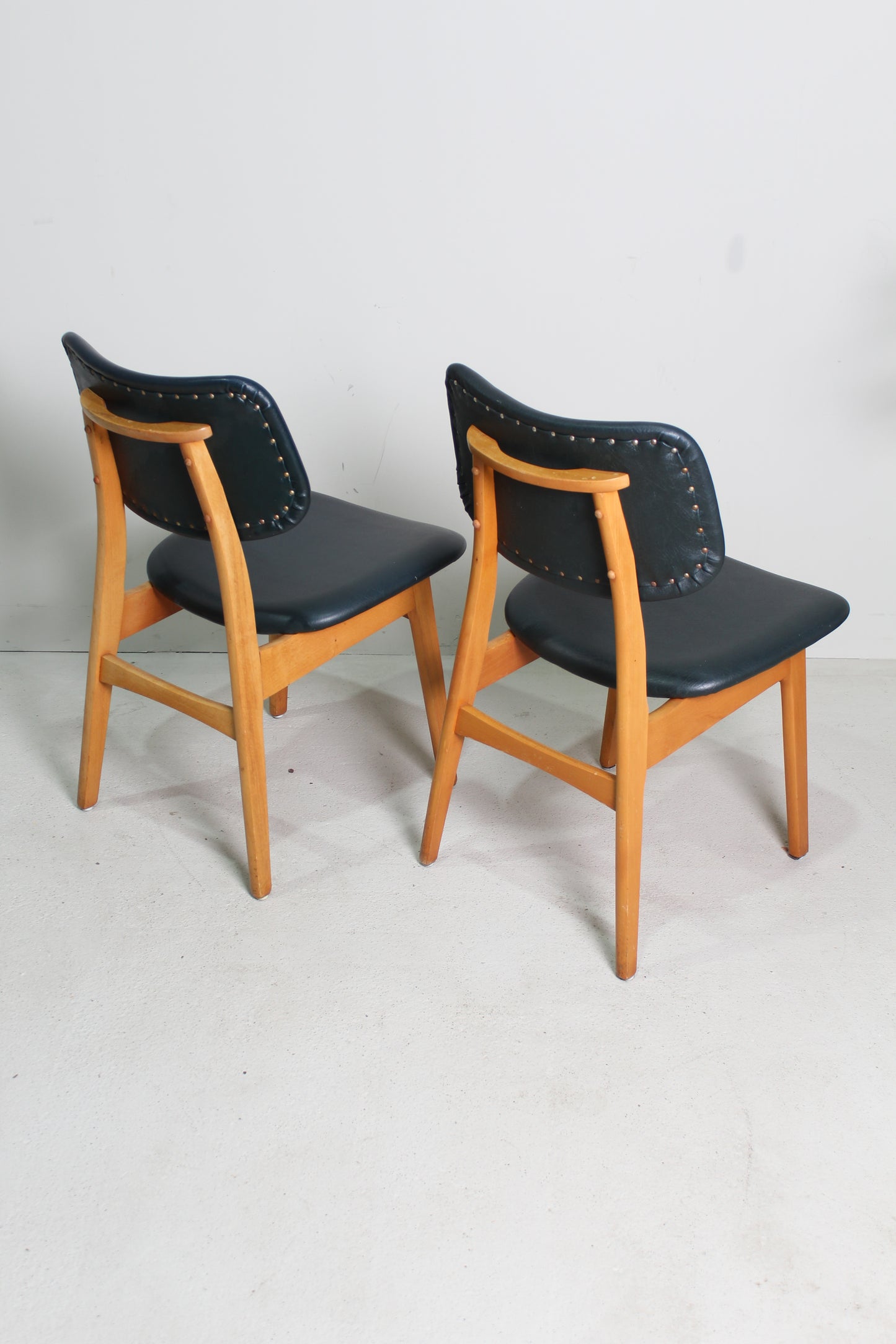 2x vintage eetkamerstoelen jaren '60 zwart