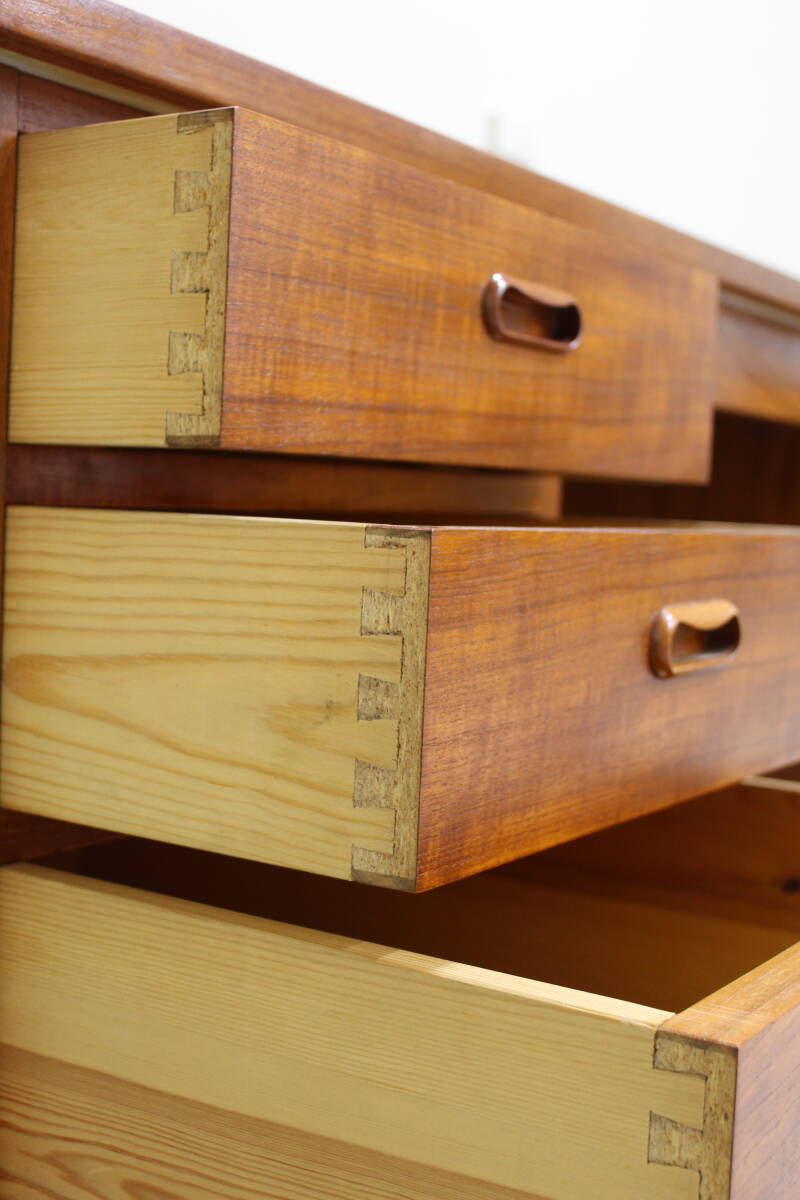 Vintage bureau - Scandinavisch Design, teak, linoleum, jaren '60 | 01294