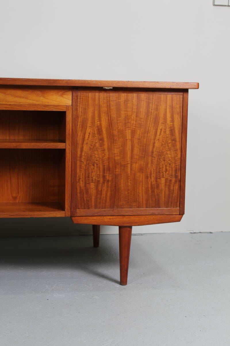 Vintage bureau - Scandinavisch Design, teak, linoleum, jaren '60 | 01294