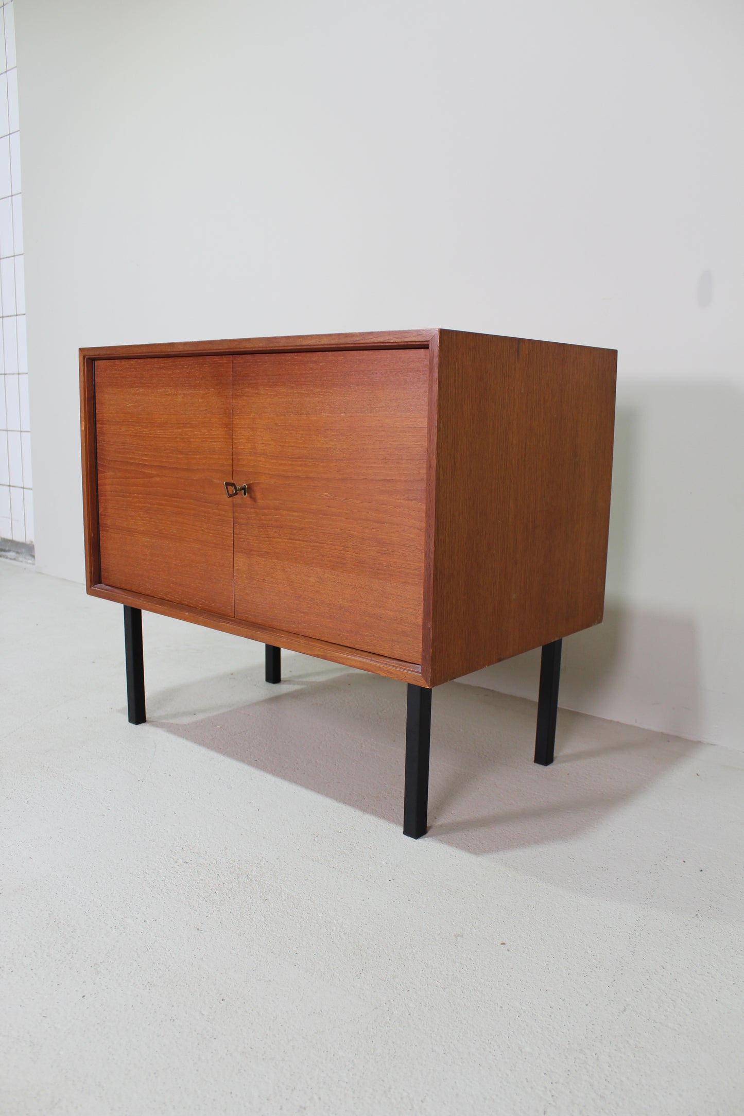 Vintage teakhouten kastje, dressoir - jaren '60