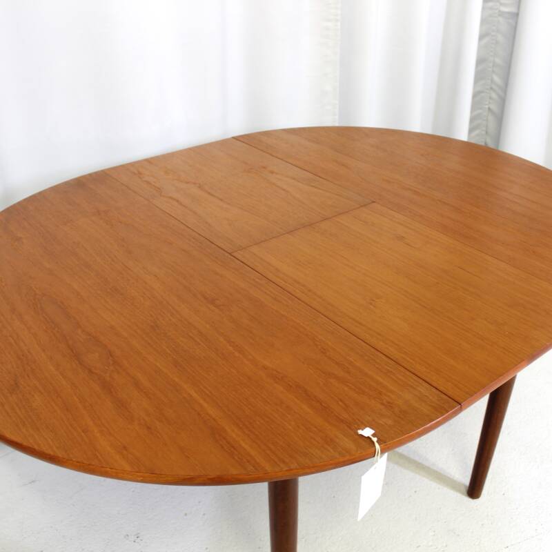 Vintage round dining table (extendable)