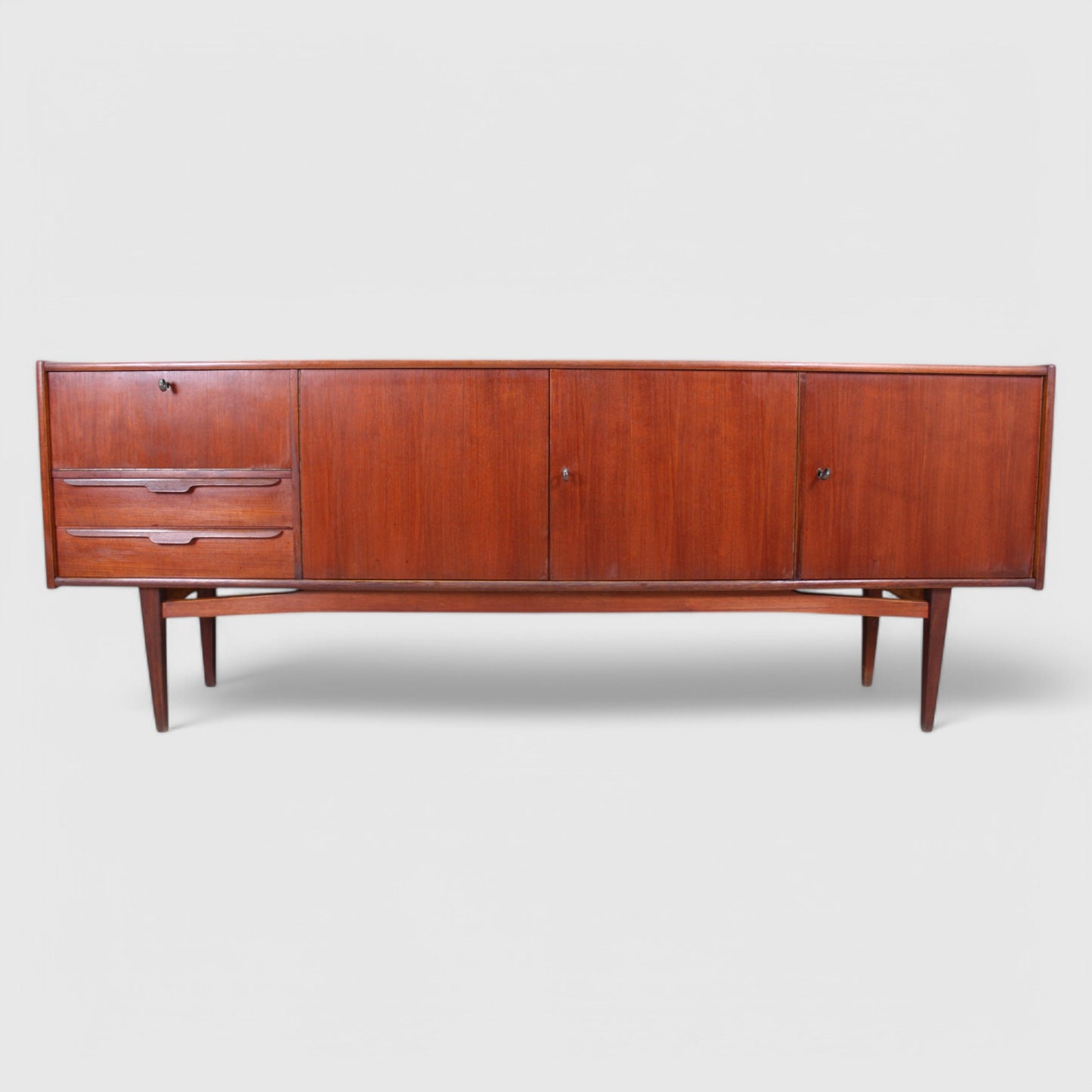 Sideboard im Vintage-Design – Teakholz aus den 1960er Jahren
