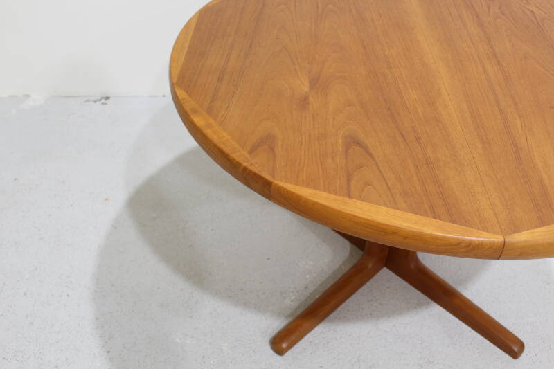 Vintage uitgeschuifbare ronde eettafel - Deens design Korup Stoefabrik Jaren '60 | 01073