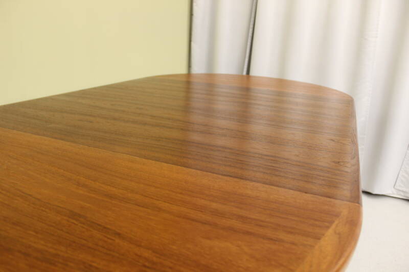 Vintage Danish Design dining table, extendable