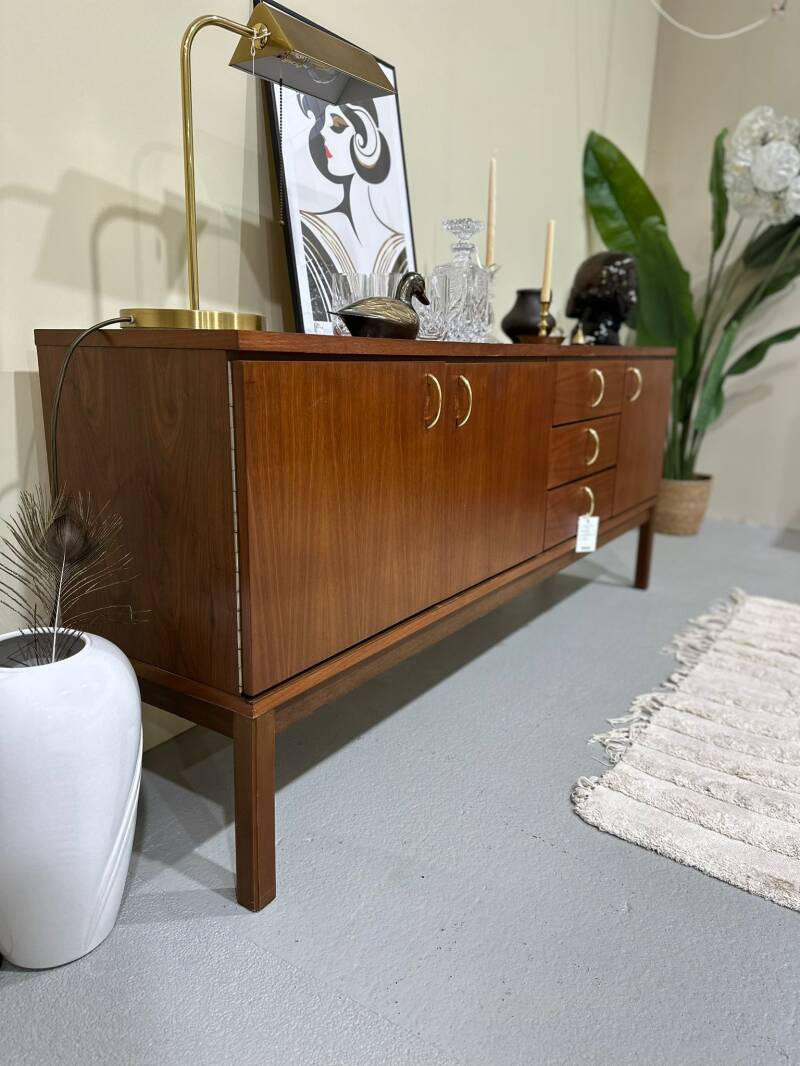 Vintage Sideboard - 70er Jahre, goldene Griffe