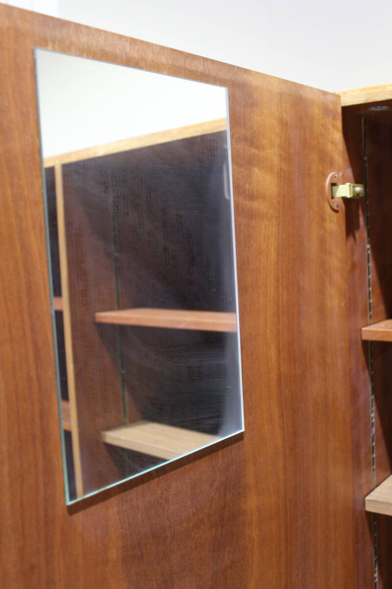 Vintage Schrank, Wäscheschrank, Garderobe, Spieleschrank - 60er | 01334