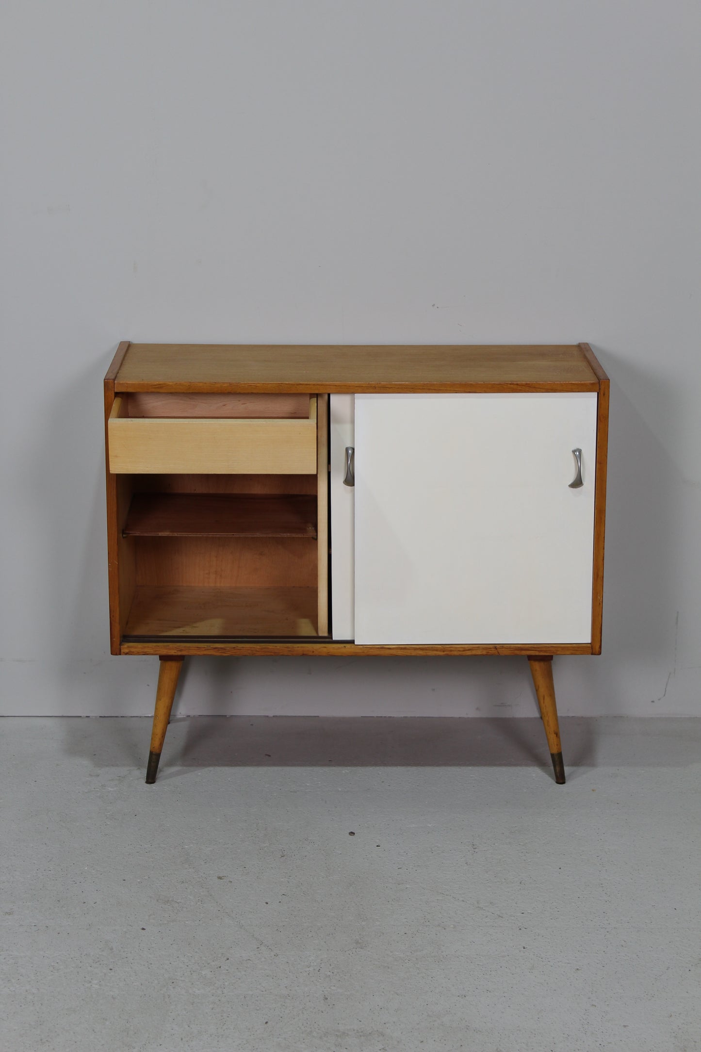 Vintage wit kastje jaren '60