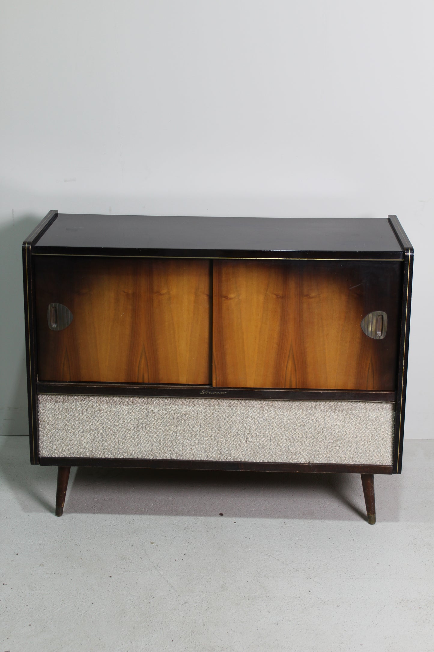 Vintage muziekkast, drankkastjaren '50