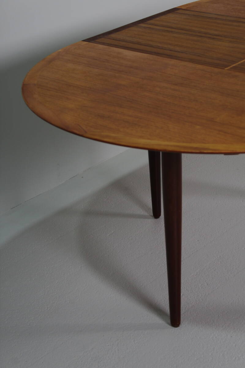 Vintage round dining table (extendable) - 1960s | 01382
